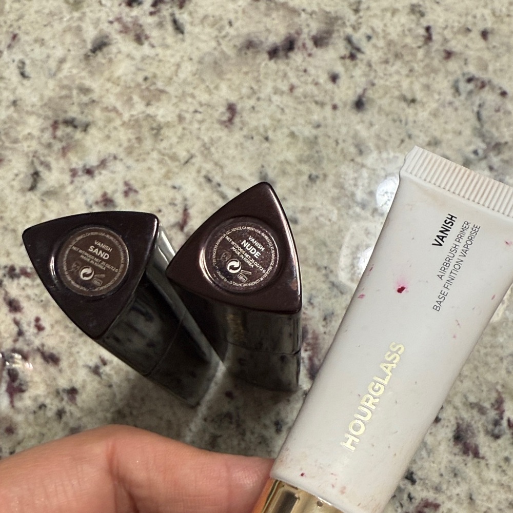 Hourglass Seamless Foundation Stick